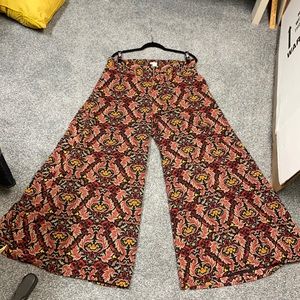 Printed Wide-Leg Pants. NEVER WORN